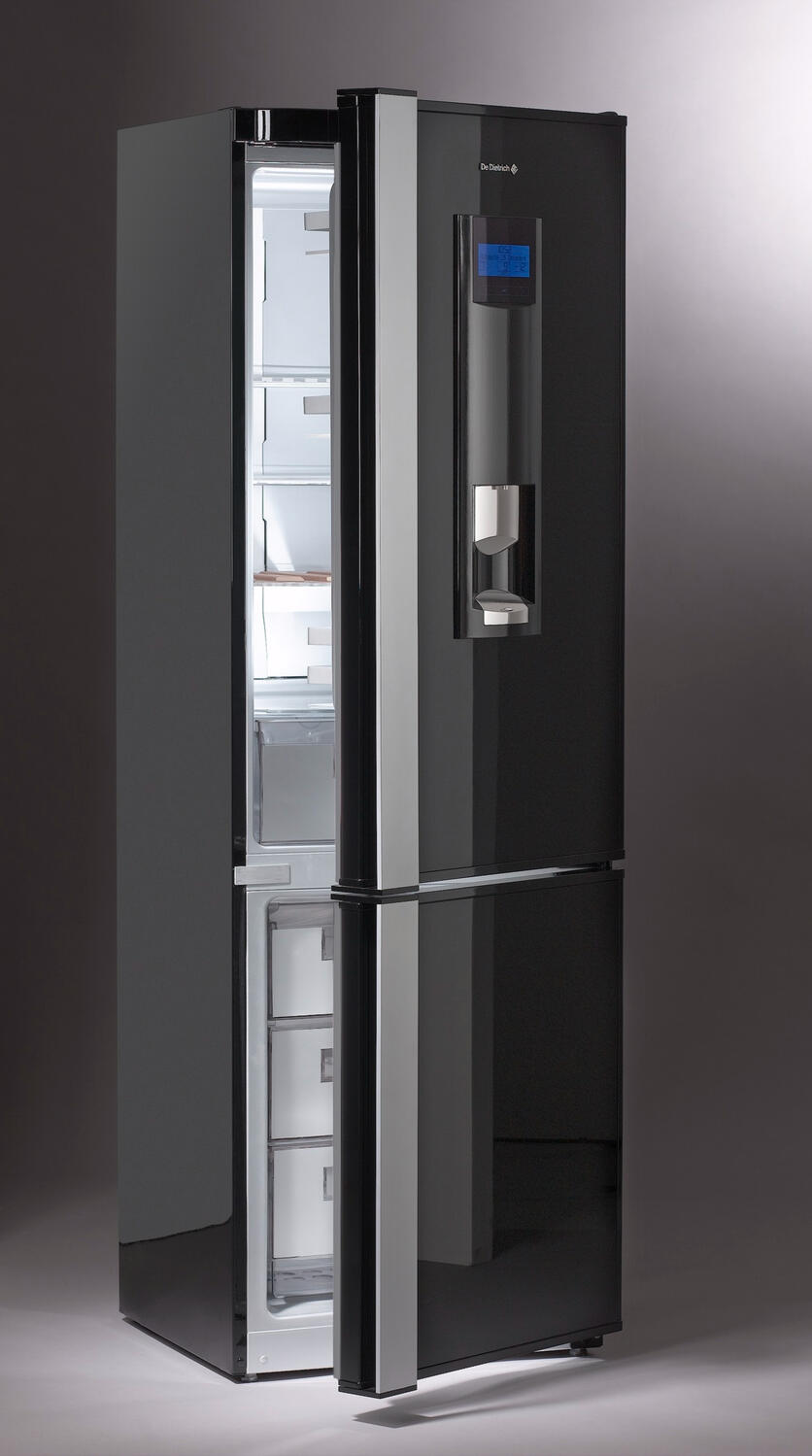 Lorsque l’exigence du luxe rencontre la précision technique, naissent des créations qui transcendent le simple objet pour devenir uniques.